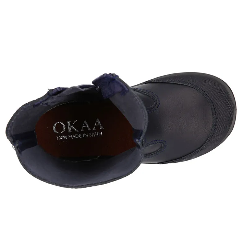 Bota colegial niños con puntera reforzada en piel lavable.