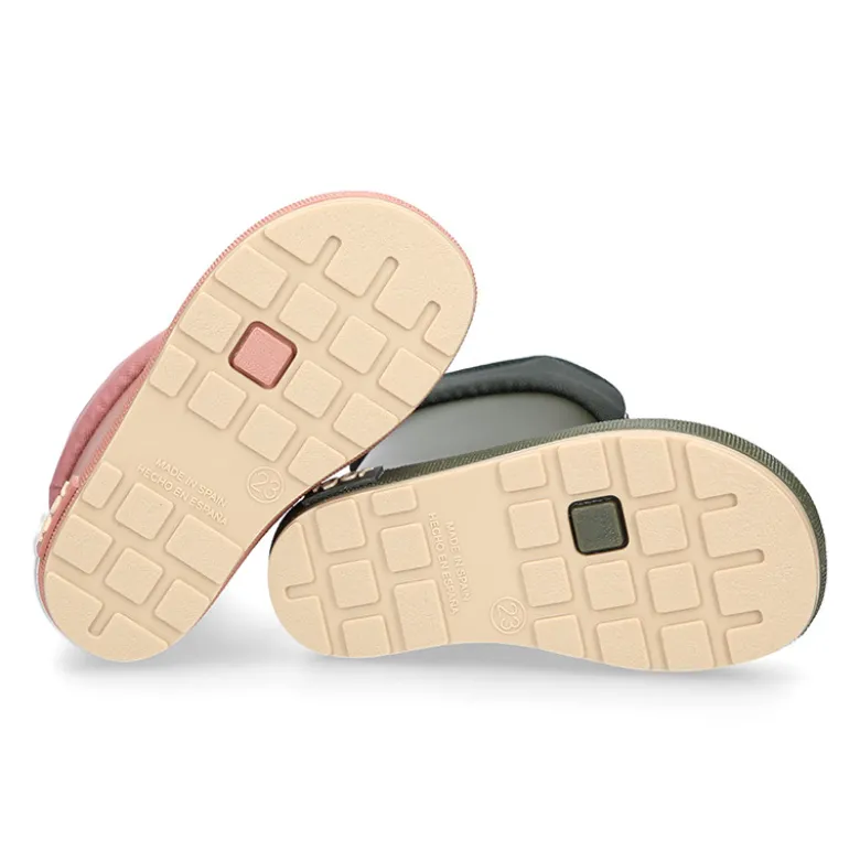 Bota de agua niños modelo respetuoso de Igor con cuello ajustable.