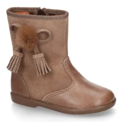 Bota niña con BORLAS y POMPONES de pelo en piel combinada.