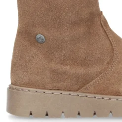 Bota niña con cuello de PELO y suela gruesa en piel serraje.