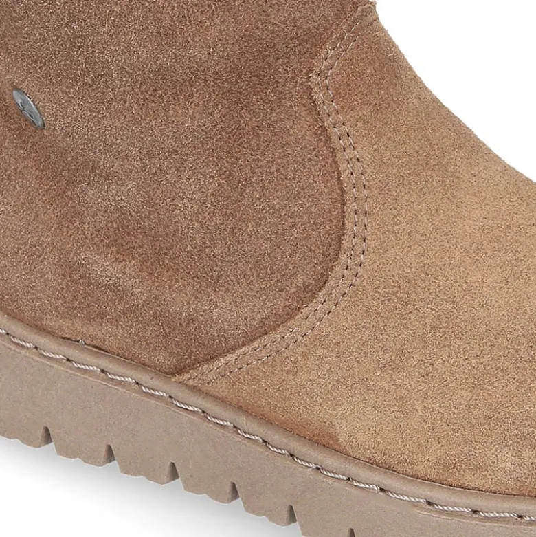 Bota niña con cuello de PELO y suela gruesa en piel serraje.