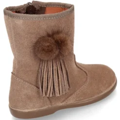 Bota niña con flecos y POMPONES de pelo en piel serraje.