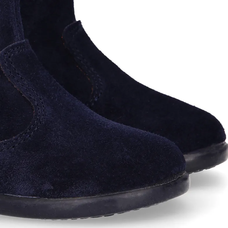 Bota niña con lazo en piel serraje en azul marino.
