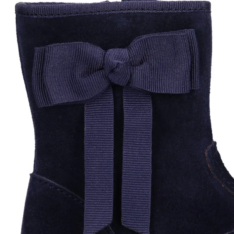 Bota niña con lazo en piel serraje en azul marino.