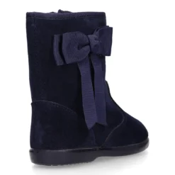 Bota niña con lazo en piel serraje en azul marino.