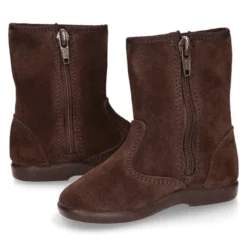 Bota niña con LAZO MARIPOSA en piel serraje.