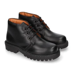 Bota niños COLE tipo todoterreno con cordones en piel.