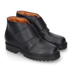 Bota niños COLE tipo todoterreno sin cordones en piel.