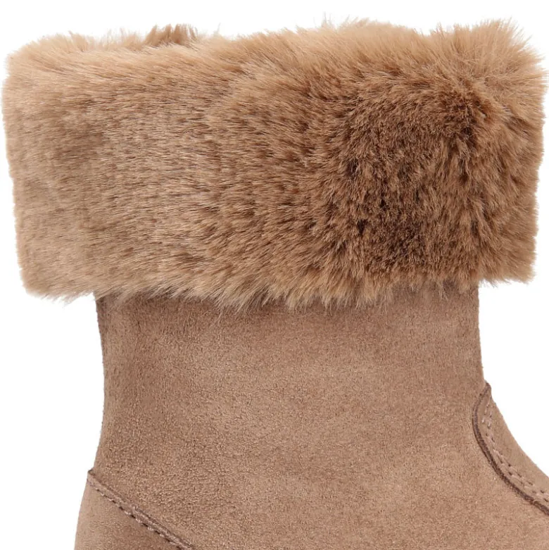 Bota niños con cuello de pelo en piel serraje topo.