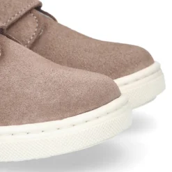Bota niños tipo zapatilla OKAA CASUAL sin cordones en piel serraje.