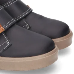 Bota niño tipo zapatilla sin cordones en PIEL NAPA.