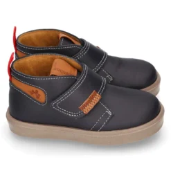 Bota niño tipo zapatilla sin cordones en PIEL NAPA.