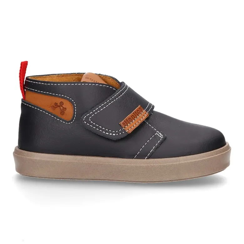 Bota niño tipo zapatilla sin cordones en PIEL NAPA.