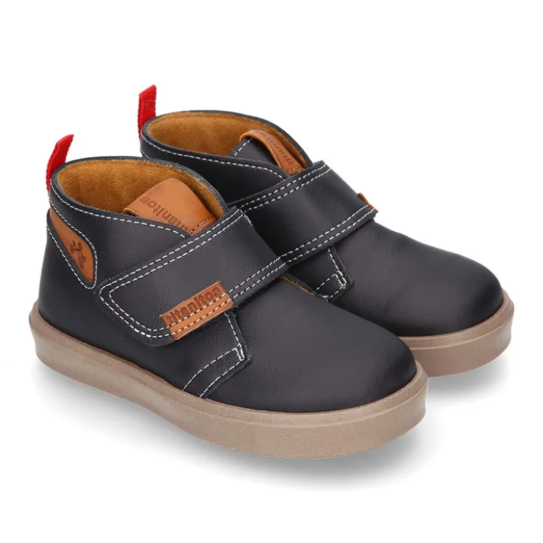 Bota niño tipo zapatilla sin cordones en PIEL NAPA.