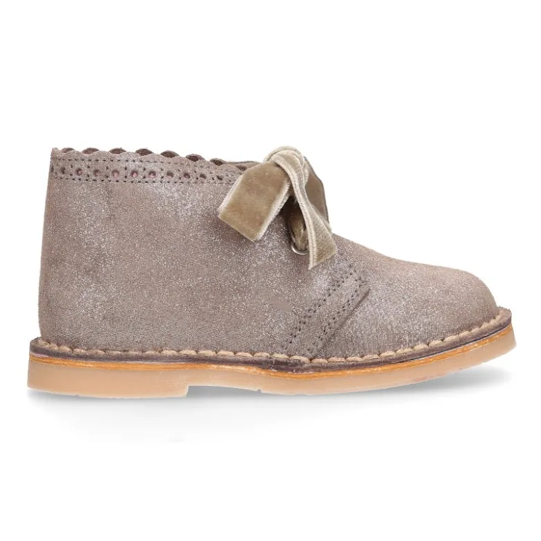 Bota Safari niña con cordones de TERCIOPELO y ondas en piel con brillos.