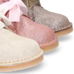 Bota Safari niña con cordones de TERCIOPELO y ondas en piel con brillos.