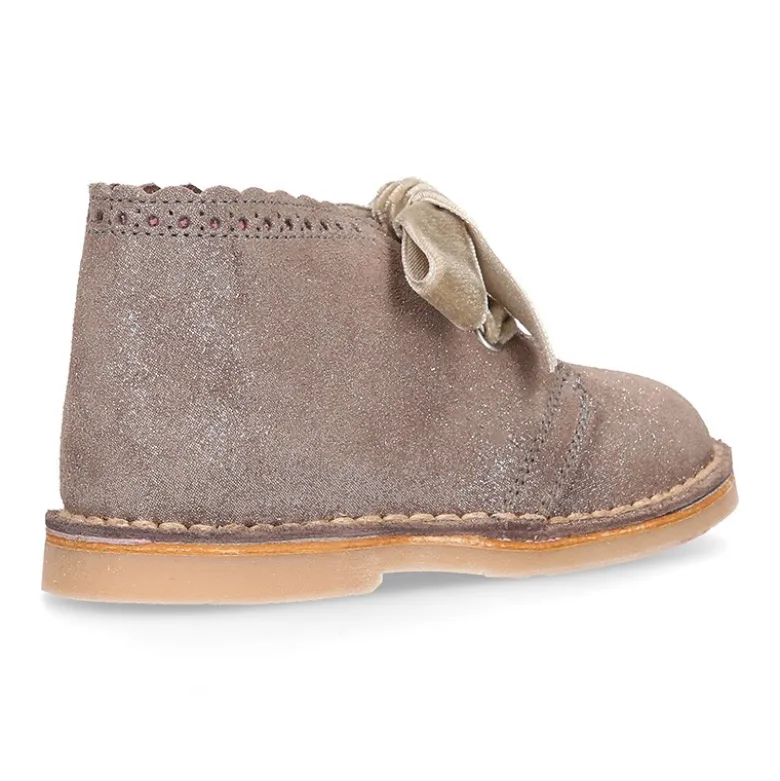 Bota Safari niña con cordones de TERCIOPELO y ondas en piel con brillos.