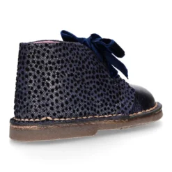Bota Safari niña con cordones terciopelo y talonera FANTASÍA en piel con brillos.