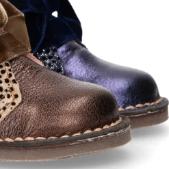 Bota Safari niña con cordones terciopelo y talonera FANTASÍA en piel con brillos.