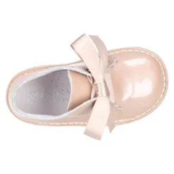 Bota Safari niñas con cordones seda y ondas en piel charol.