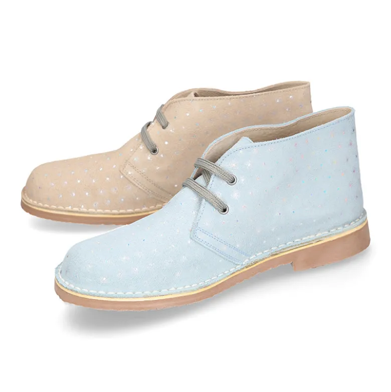 Bota Safari o Pisacacas con cordones y estampado con destellos en serraje.