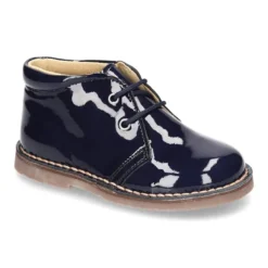 Bota Safari o Pisacacas niño con cordones en piel charol.