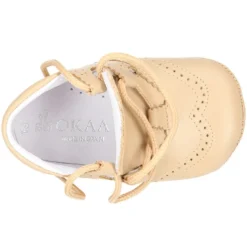 Botita bebé tipo Inglesita con cordones en piel napa lisa.