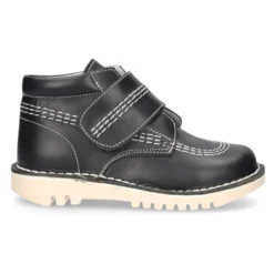 Botita básica sport sin cordones en piel lisa.