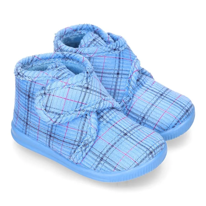 Botita casa niños sin cordones en pana fina con rayas.