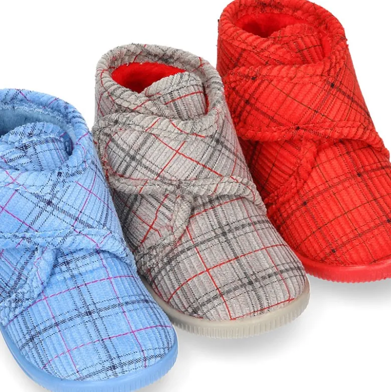 Botita casa niños sin cordones en pana fina con rayas.