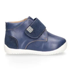 Botita casual niños OKAA FLEX sin cordones y puntera en Piel Napa SUAVE.