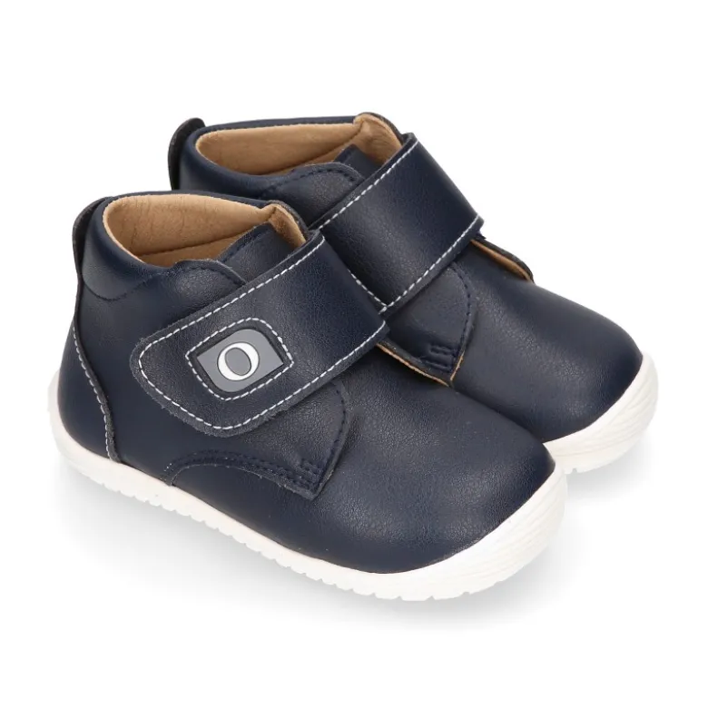 Botita casual niños OKAA FLEX sin cordones y puntera en color Azul Marino.