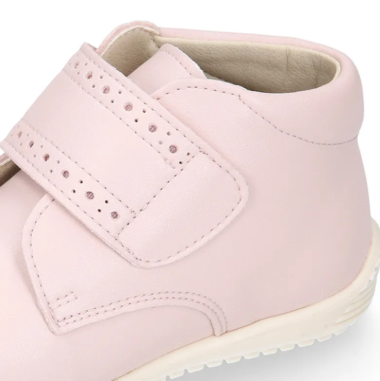 Botita casual respetuosa niños OKAA FLEX sin cordones y puntera en color ROSA.