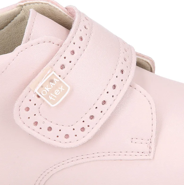 Botita casual respetuosa niños OKAA FLEX sin cordones y puntera en color ROSA.