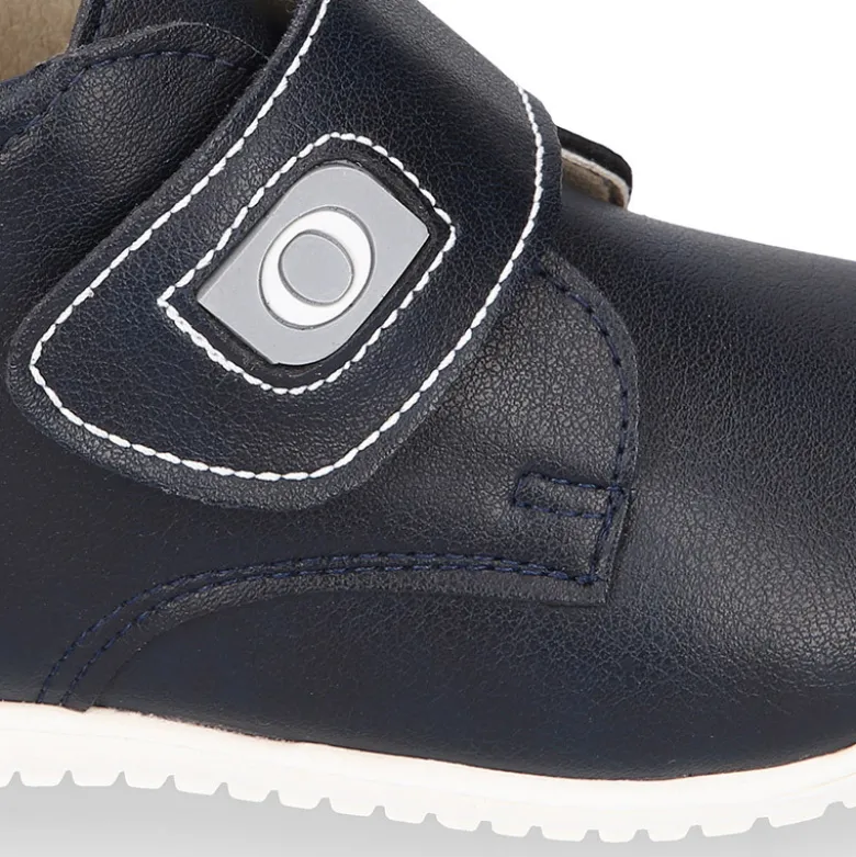 Botita casual respetuosa niños OKAA FLEX sin cordones en colores OTOÑALES.