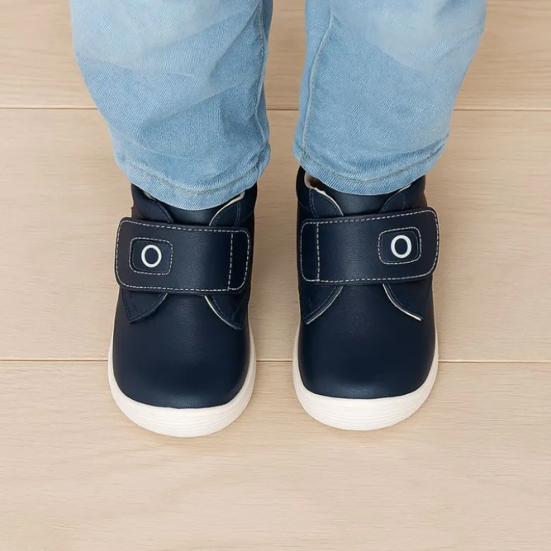 Botita casual respetuosa niños OKAA FLEX sin cordones en colores OTOÑALES.