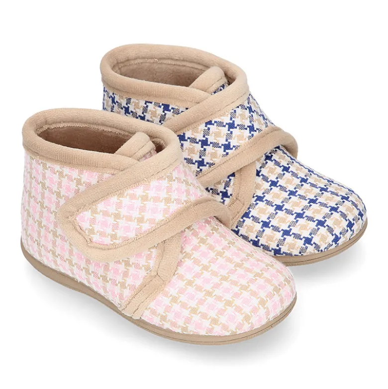 Botita de casa niños sin cordones en lana con CUADROS.