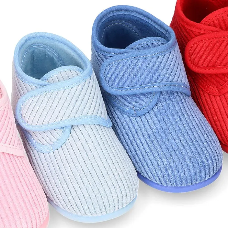 Botita de casa niños sin cordones pana fina.