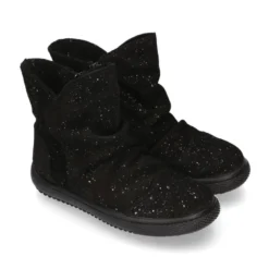Botita niña en piel serraje negro con BRILLOS.