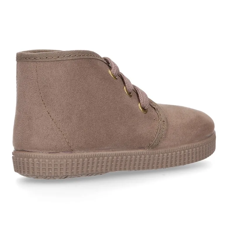 Botita niños CASUAL con cordones en Serratex en colores pasteles.