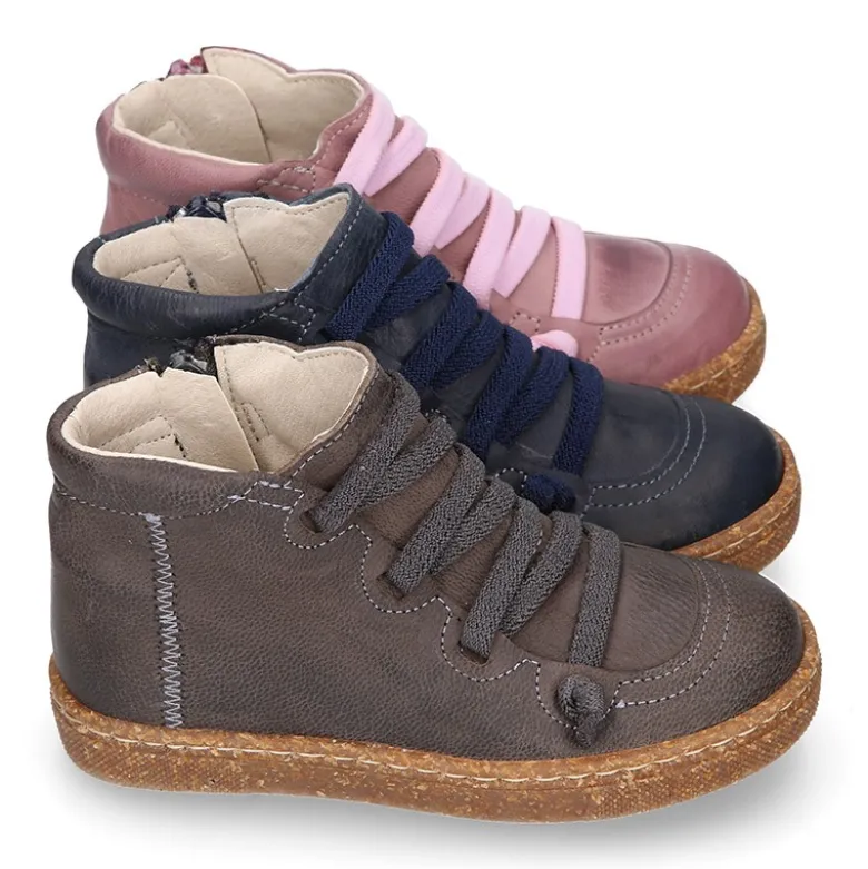 Botita niños OKAA ECO con cordones elásticos y cremallera en Piel Napa RÚSTICA SUAVE.