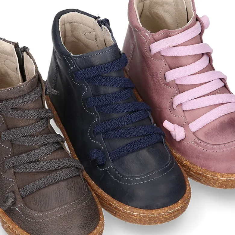 Botita niños OKAA ECO con cordones elásticos y cremallera en Piel Napa RÚSTICA SUAVE.