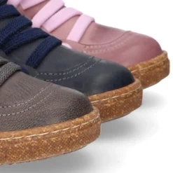 Botita niños OKAA ECO con cordones elásticos y cremallera en Piel Napa RÚSTICA SUAVE.