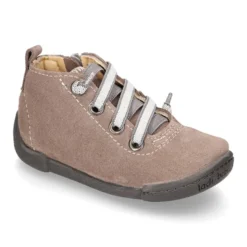 Botita niño sport con puntera y talonera con cordones elásticos en serraje.