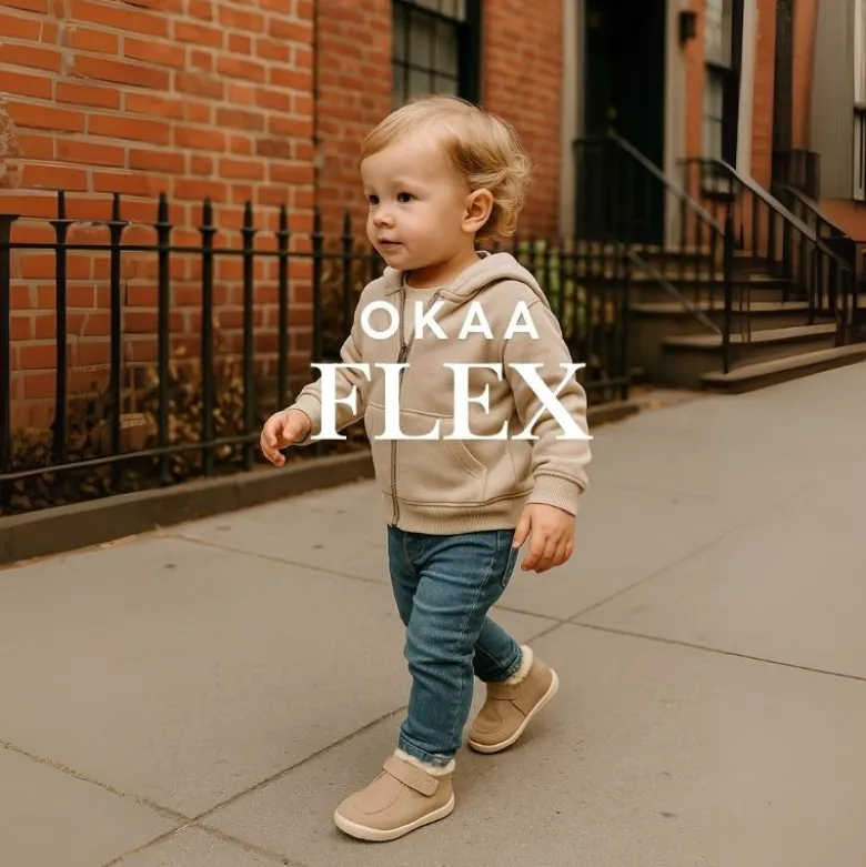 Botita niños respetuosa OKAA FLEX tipo Wallabee con cuello borrego en piel Nobuck.