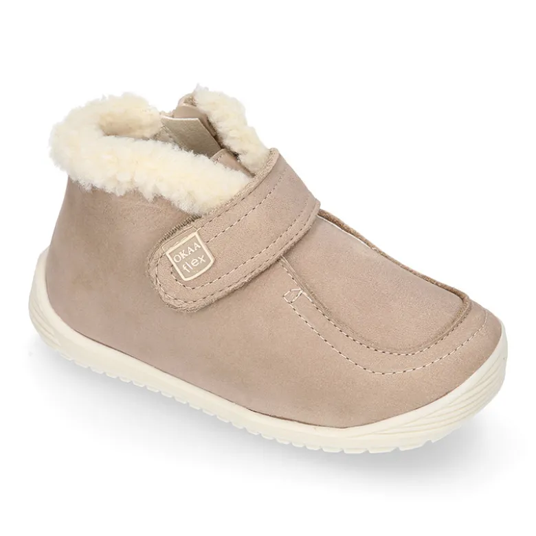 Botita niños respetuosa OKAA FLEX tipo Wallabee con cuello borrego en piel Nobuck.