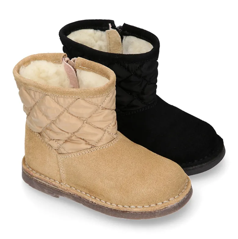 Botita niños tipo Australiana con cremallera y BORREGO interior en piel serraje y Nylon.
