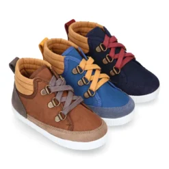Botita niños tipo bamba estilo MONTAÑA con cordones en serratex.