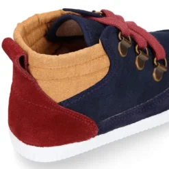 Botita niños tipo bamba estilo MONTAÑA con cordones en serratex.