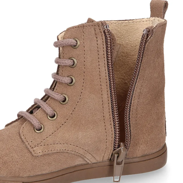 Botita niños tipo ROCKERA con cordones y cremallera en piel serraje.